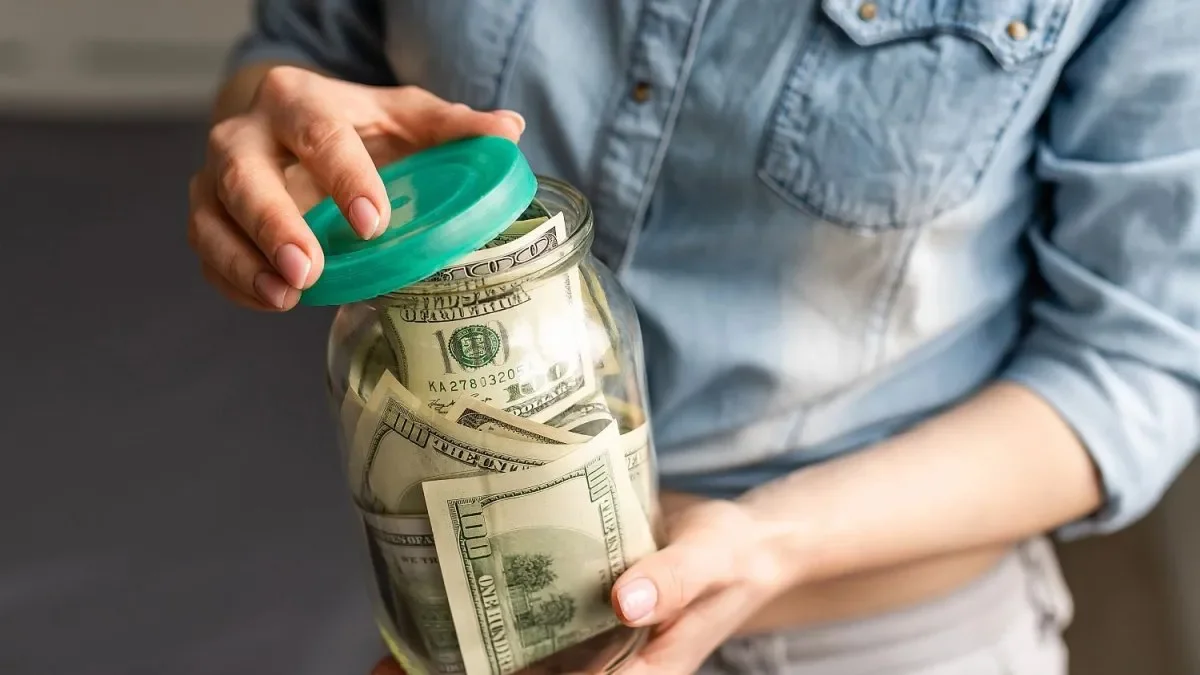 Ahorristas celebran récord de atesoramiento en dólares tras el fin del cepo