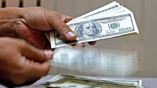 Aumento en la demanda: argentinos adquieren más de USD 26.000 millones tras la salida del cepo cambiario