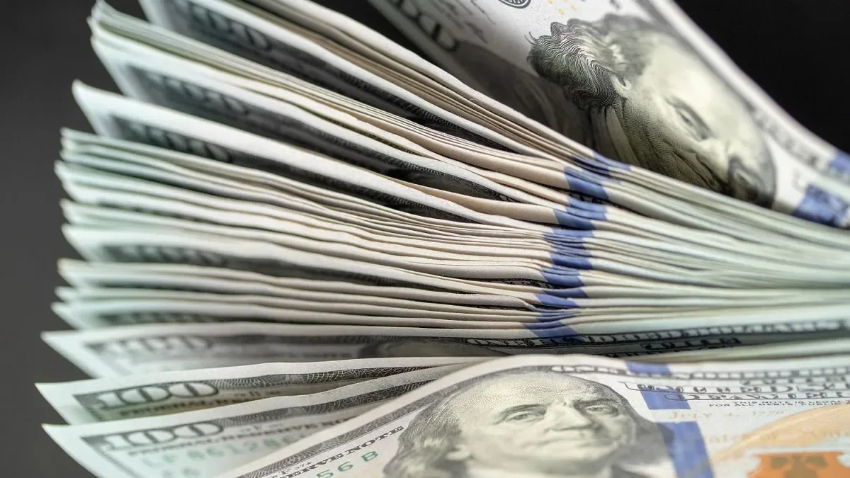 Caída del 40% en la compra de dólar ahorro: impacto en el ahorro familiar en agosto