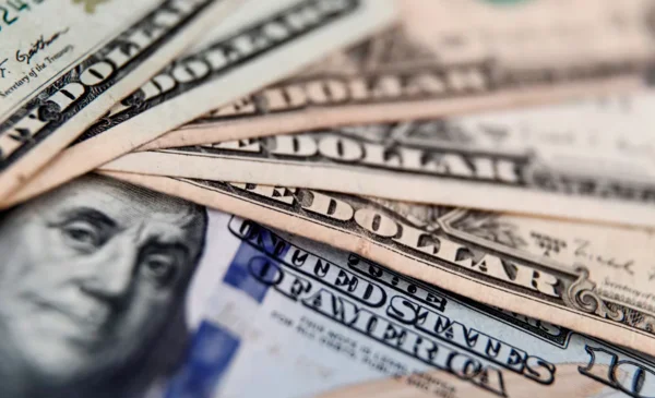 Consejos para evitar recargos al pagar dólares de tarjeta en enero de 2026