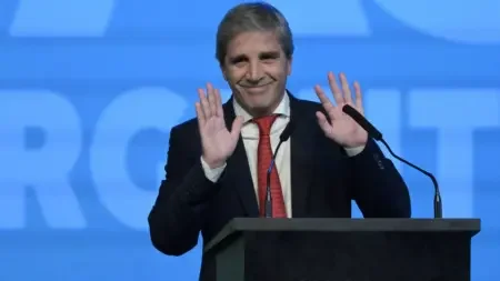 Desafíos de la industria textil: análisis de tres indicadores cruciales en la transición de Fernández a Milei