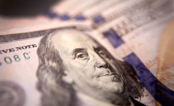 Dólar blue en ascenso: el impacto en la economía familiar y la inflación actual