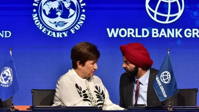 Economistas alertan sobre la dependencia de la economía argentina en la asistencia externa