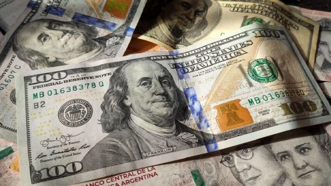 El dólar blue alcanza nuevos máximos, impactando el poder adquisitivo de los argentinos