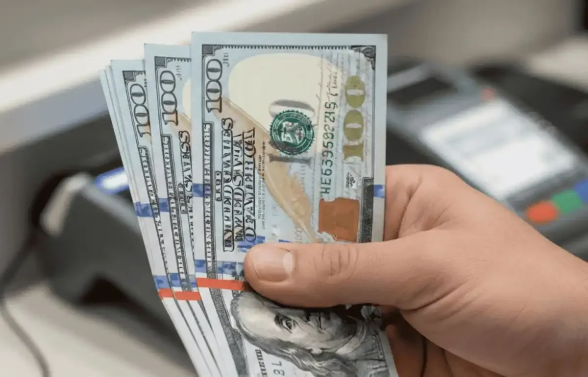 El dólar blue se dispara mientras el oficial se estanca: un panorama incierto para ahorristas