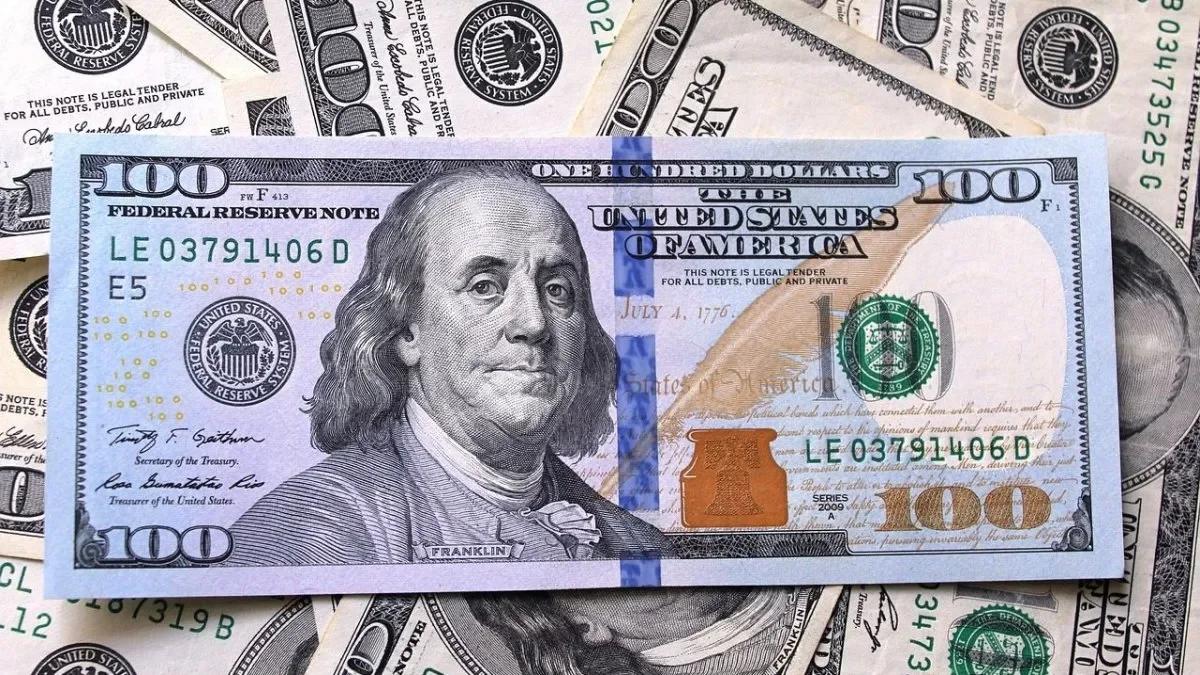 El dólar blue se estabiliza en $1.200, afectando el poder adquisitivo de los argentinos