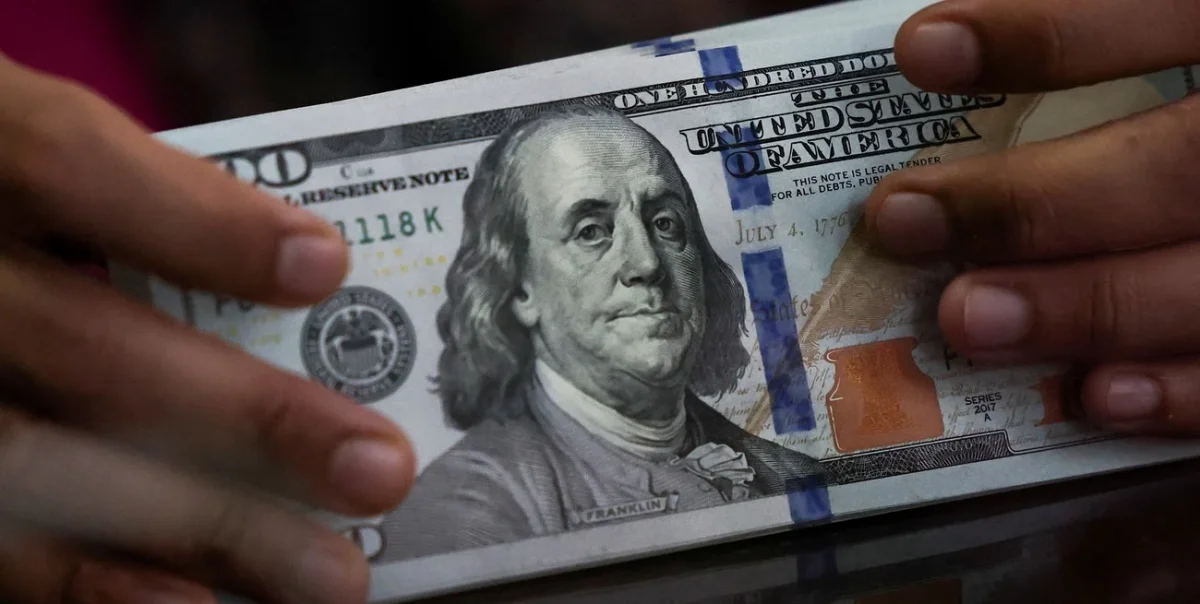 El dólar en bancos marca tendencias: análisis del cierre del 2 de enero