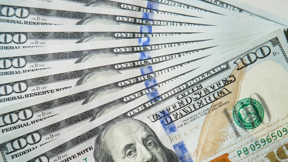 El dólar oficial se estabiliza, pero la incertidumbre persiste en el mercado cambiario