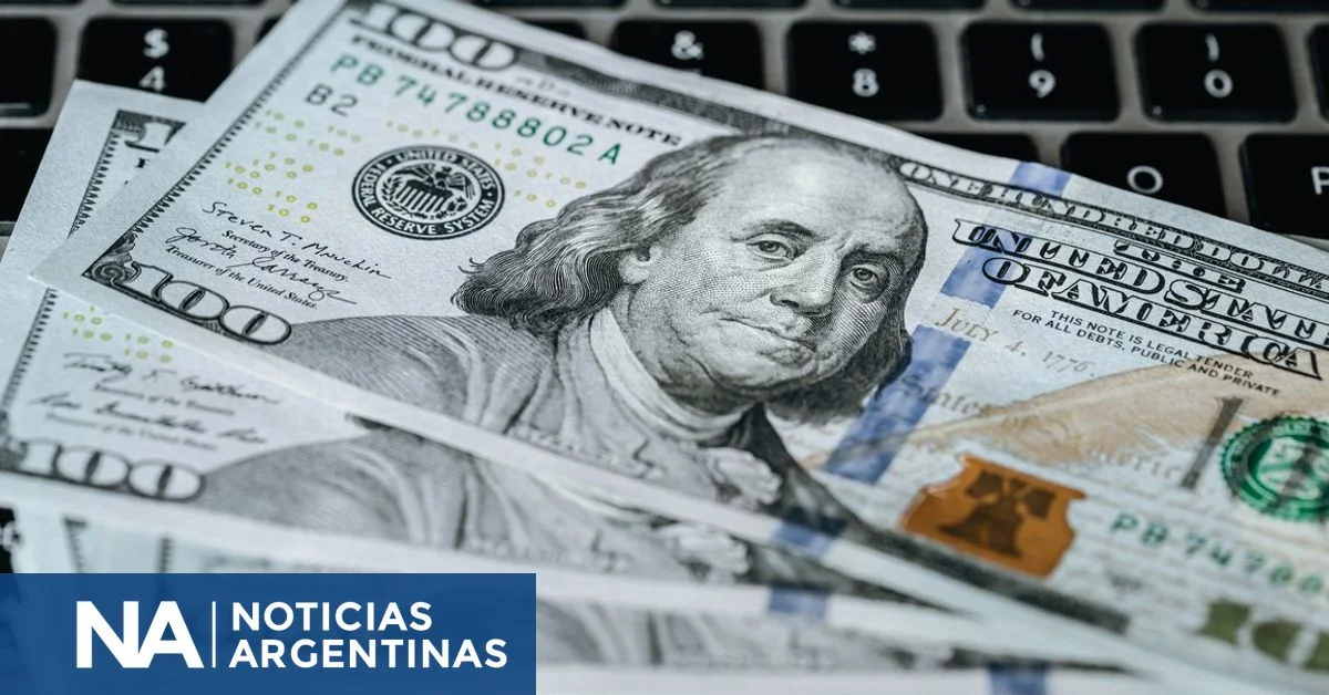 El dólar se estabiliza, pero la incertidumbre económica mantiene alerta a los ahorristas