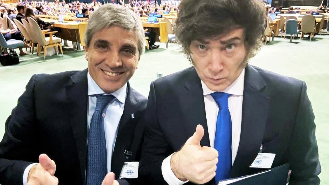 El FMI exige reservas incrementadas y un dólar más alto para 2026, comprometiendo la economía argentina.