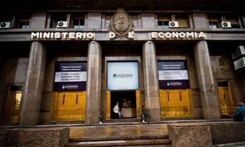 El pago de US$839 millones al FMI en febrero presiona las reservas argentinas