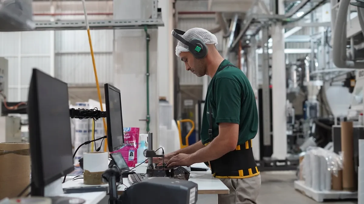 Impacto desigual: el fin del cepo y la escalada del dólar redefinen la economía argentina