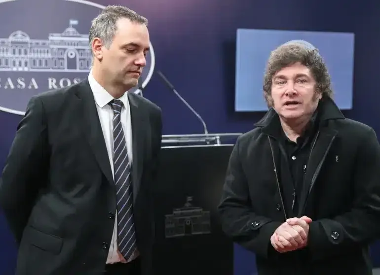 Incertidumbre en el mercado: las reservas se agotan y Milei enfrenta presión por la deuda