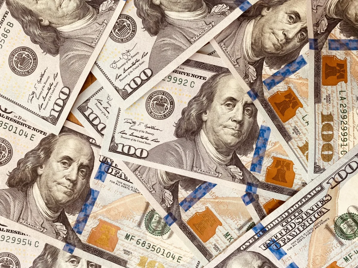 Nuevas restricciones al dólar oficial complican la estrategia financiera de ahorristas